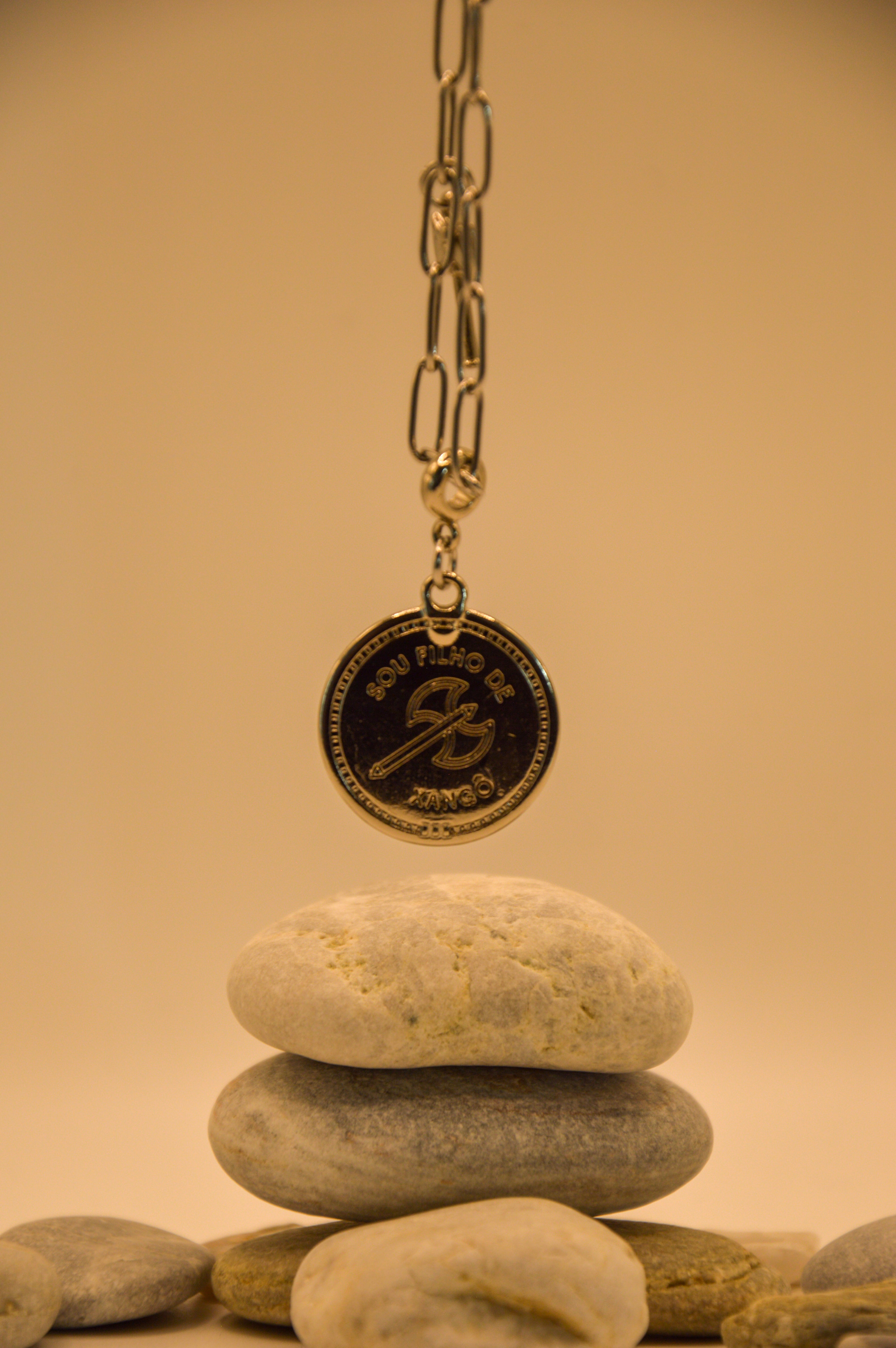 Medalhão Sagrado: A Força do Orixá